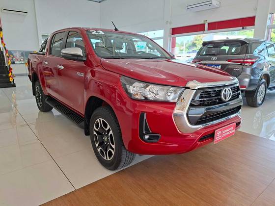 TOYOTA HILUX 2.8 D-4D TURBO DIESEL CD SRV 4X4 AUTOMÁTICO